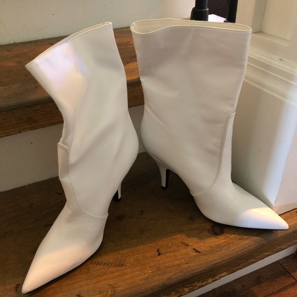 Kendall & Kylie… white pointed boots NWOT - Picture 2 of 16